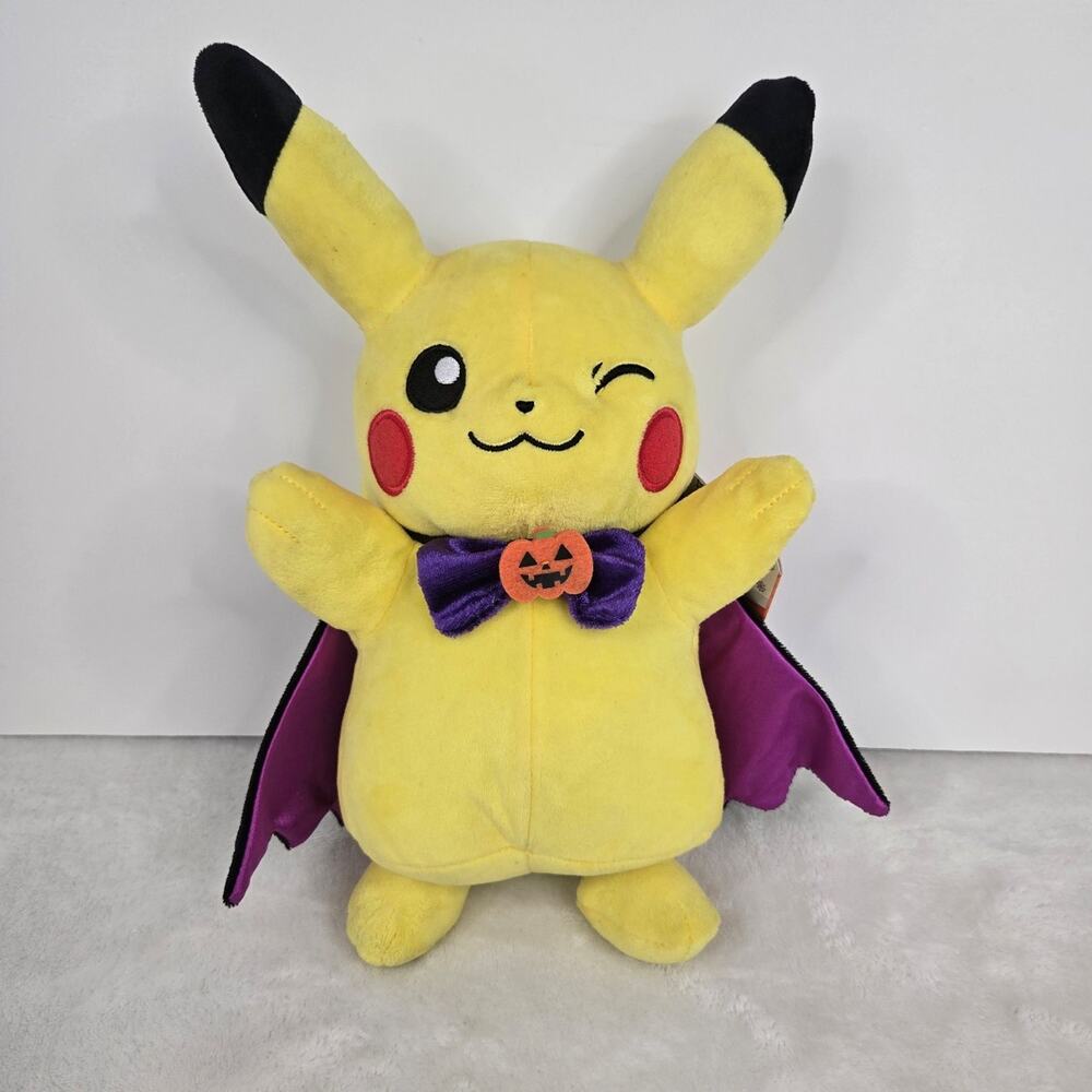 Pokémon Pikachu Halloween Cape Plush – Brand New with Tags